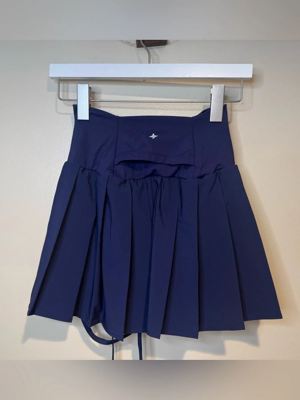 Halara Breezeful High Waisted Pleated 2-in-1 Side & Pocket Asymmetric Hem mini - Picture 12 of 13